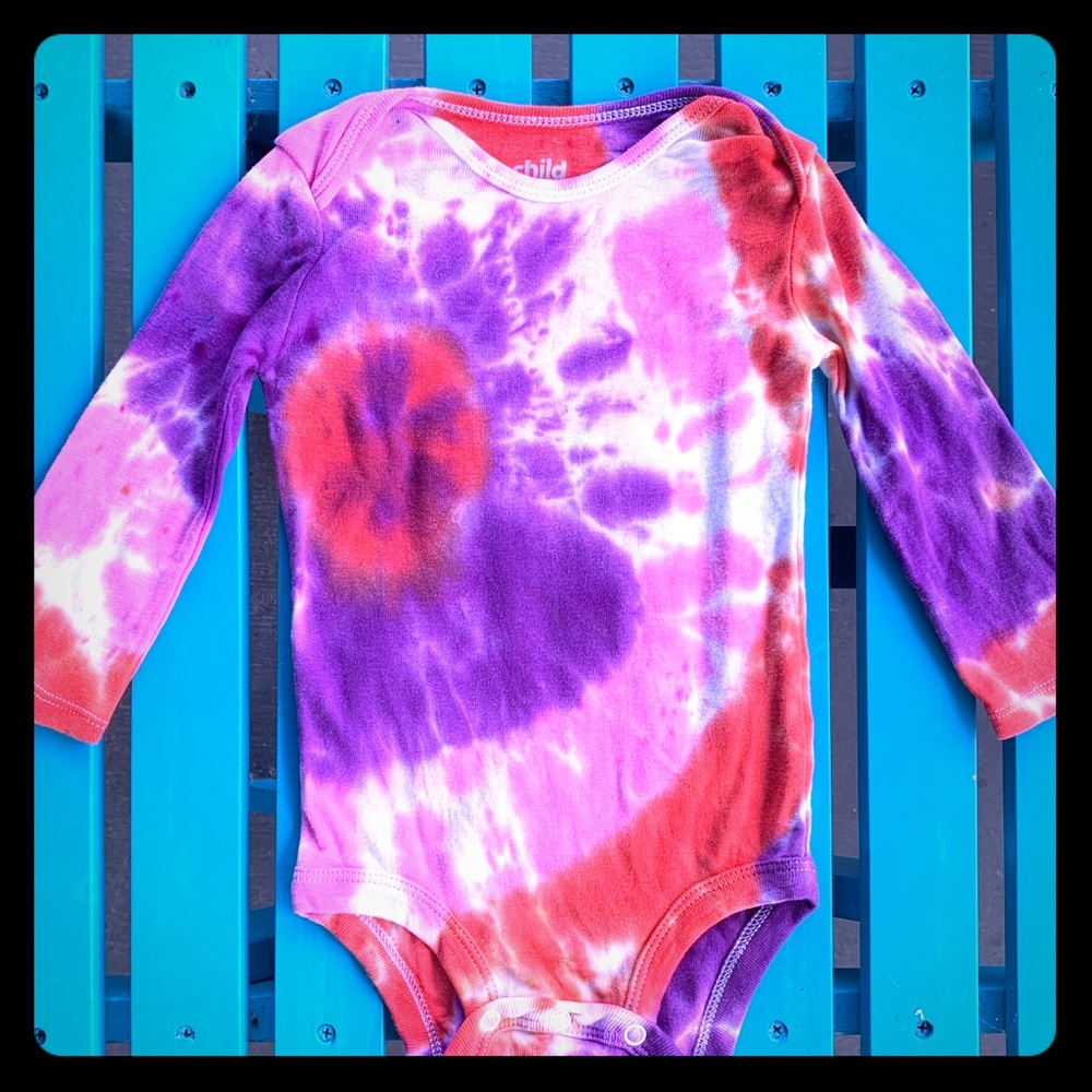 Tie Dye onesie !!!